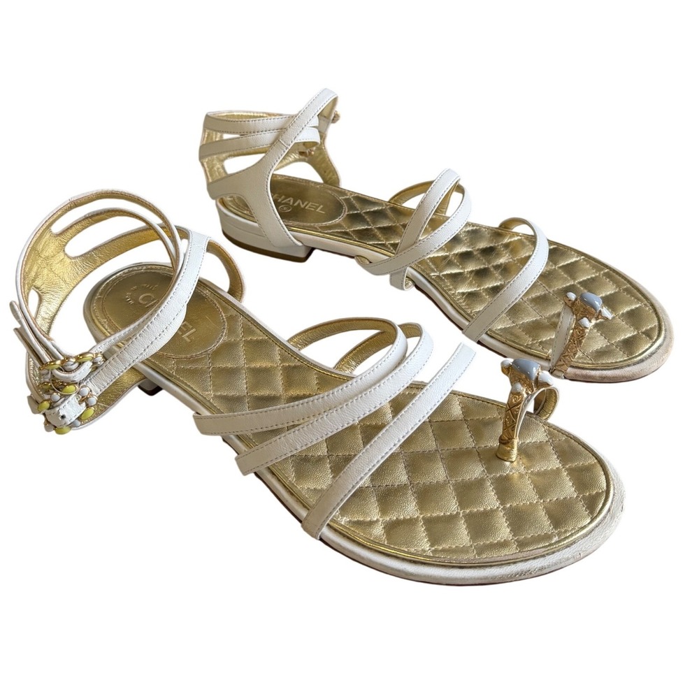 Chanel CC White Leather Strappy Gladiator Sandals‎ Toe Loop Grippiz Jewel 38